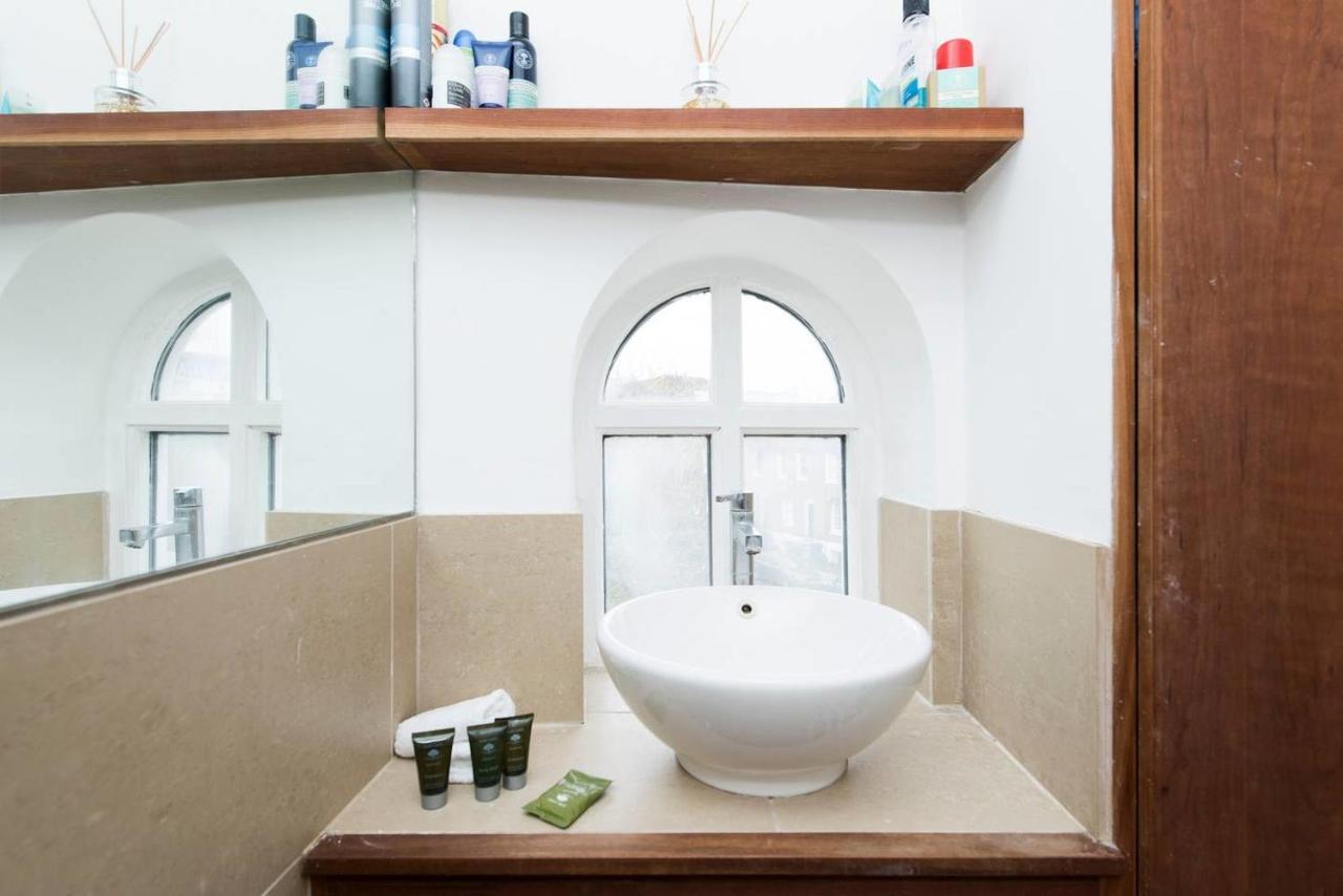 Lovely 2 Bedroom Family Near Tower Bridge Hébergement de vacances